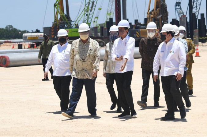 Menko Airlangga Dampingi Presiden Jokowi Resmikan Groundbreaking Smelter Terbesar di Dunia