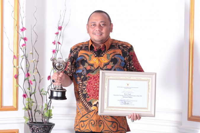 Pemkot Tegal Raih Anugerah Parahita Ekapraya 2020 Kategori Madya