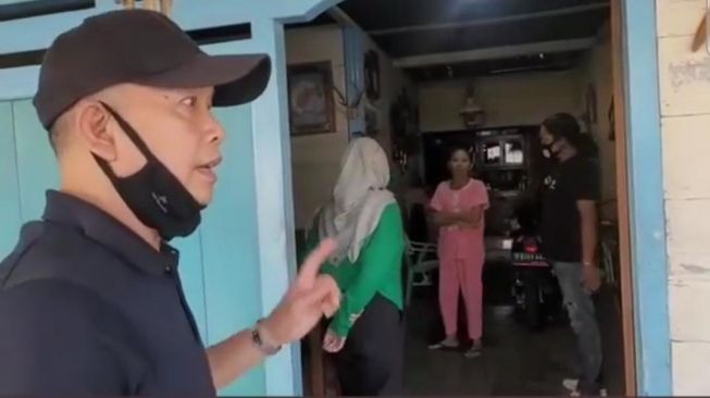 Selidiki Kasus @gundik_empang, Orang Tua Ayu Ting Ting Dipanggil Polisi