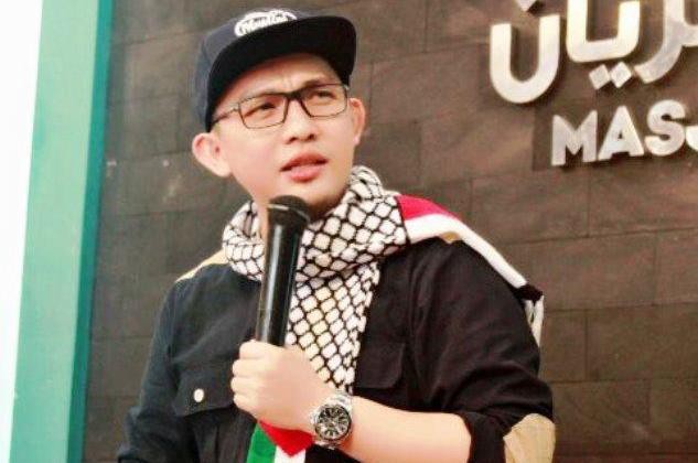 Ustaz Hilmi Firdausi Sebut Ada yang Takut Kelompok Hijau Menang di 2024 dan Bongkar Pengerahan Buzzer