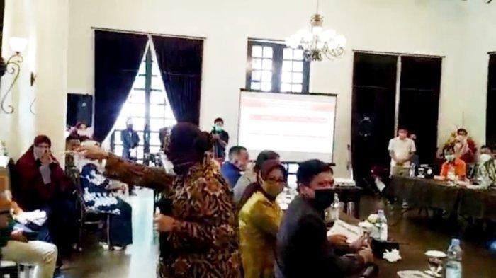 Risma Marah dan Tunjuk-tunjuk Bawahannya Lagi, Rocky Gerung: Ini Bahayanya Menteri Tidak Lulus TWK