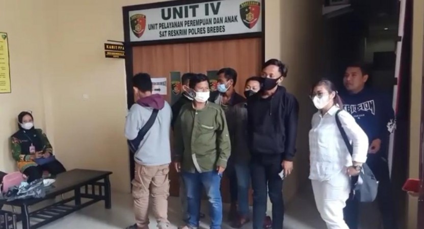 Diduga Kena Tipu, Puluhan Calon TKI Ngadu ke Dinperinaker Brebes