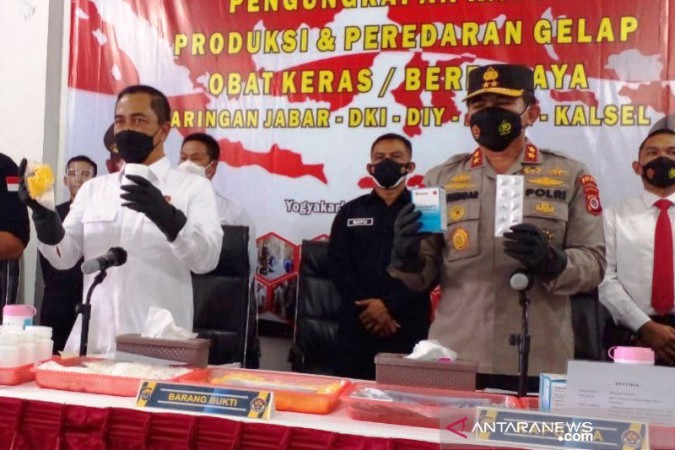 Dua Pemilik Pabrik Obat Ilegal Beromset Rp2 Miliar Sehari di Jogyakarta Ditangkap