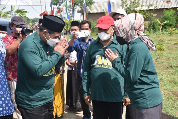 Kunjungi Brebes, Taj Yasin Minta Kecamatan yang Masih Bandel Prokes dan Vaksinasi Di-Lockdown