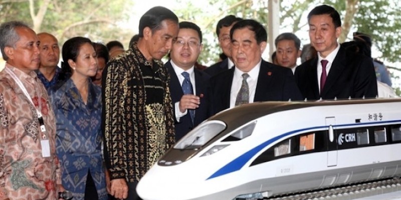 LRT Tabrakan di Cibubur, Adhie Massardi Berharap Tidak Ada Uji Coba Kereta Cepat Jakarta Bandung: Serem!