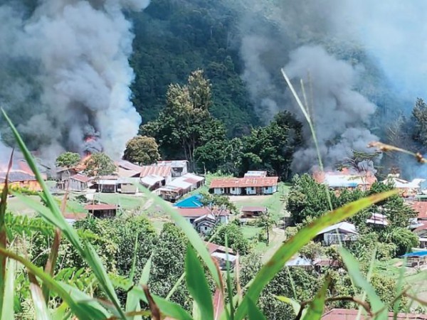 Konflik Senjata Memanas, 200 Warga Papua Seberangi Perbatasan Mengungsi ke Papua Nugini