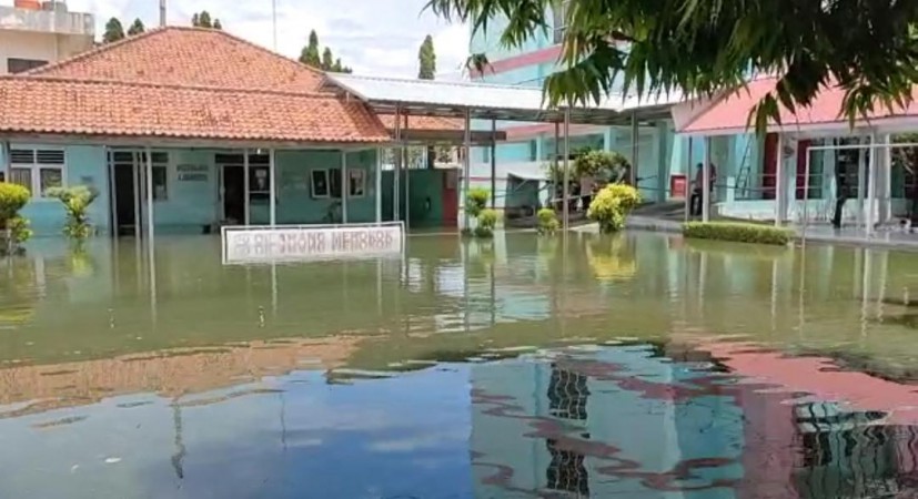 Hujan Semalaman, Fasilitas Kesehatan dan Pendidikan di Brebes Juga Ikut Terendam