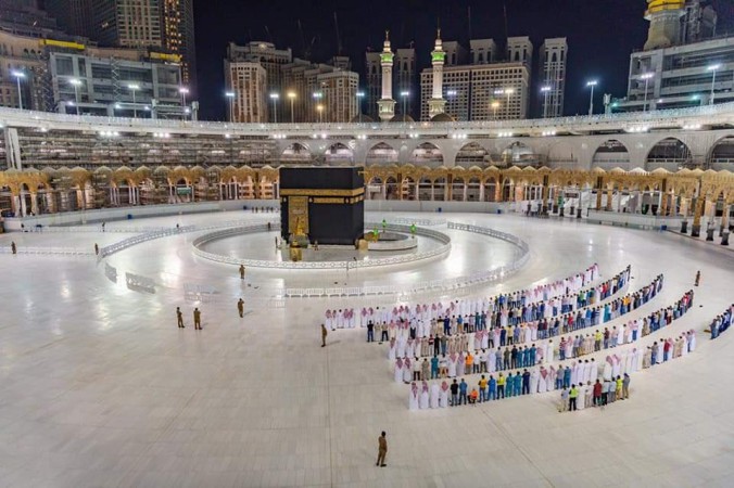 Arab Saudi Larang Selfie di Masjidil Haram Mekkah dan Masjid Nabawi di Madinah