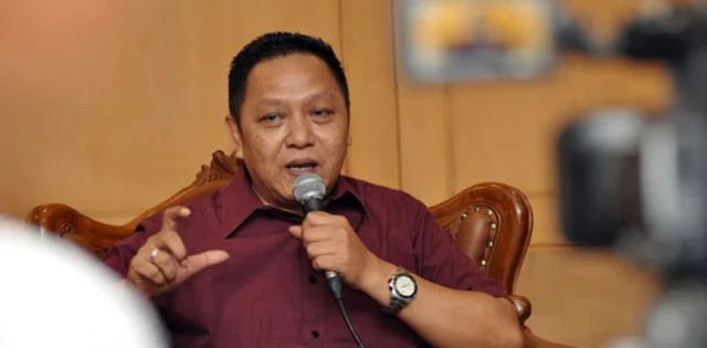 Mayoritas Menteri Merupakan Seorang Pedagang, Adhie Massardi: Republik Dikelola Seperti Pabrik