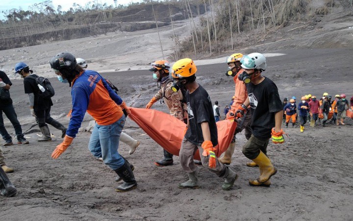 Korban Meninggal Erupsi Gunung Semeru Jadi 48 Orang, 2.004 Jiwa Berobat Jalan