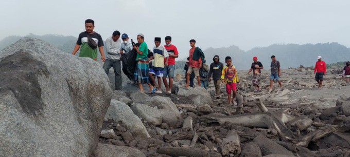 Erupsi Gunung Semeru Sudah Tewaskan 14 Orang, 56 Korban Luka-luka, 1.003 Warga Mengungsi