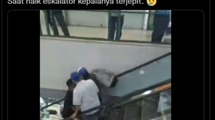 Bergurau dengan Temannya, Kepala Pemuda Terjepit Eskalator