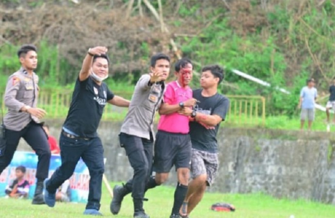 Gebuki Wasit sampai Berdarah-darah, Enam Pamain Liga 3 Terancam Penjara 6 Tahun, Dua Orang Langsung Ditahan