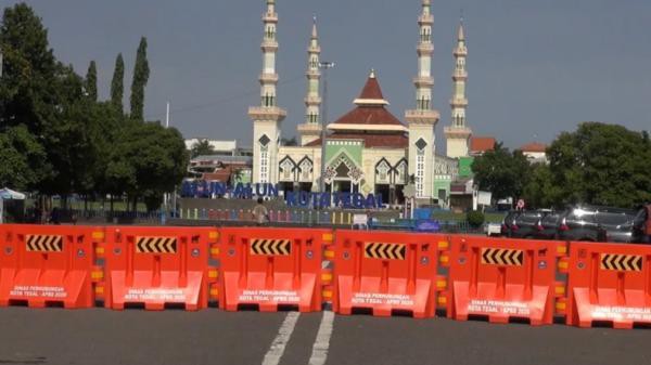 Tutup Semua Alun-alun saat Malam Tahun Baru, Tapi Persilakan Mal dan Restoran Buka