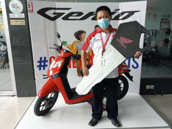 Muhammad Sukron, Sales People Astra Motor Jateng Asal Pekalongan Raih Honda Genio