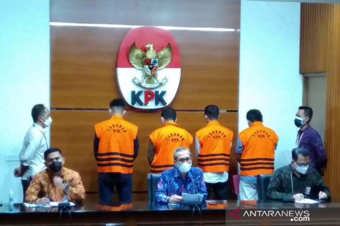 Ditahan, 15 Orang Mantan dan Anggota DPRD Muara Enim Diduga Terima Suap Rp8,9 Miliar