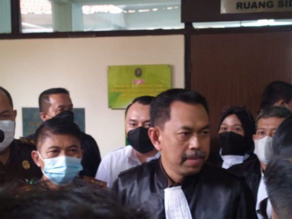 Bejat! Herry Wirawan Perkosa 13 Santriwati Termasuk Sepupunya saat Istri Hamil Tua