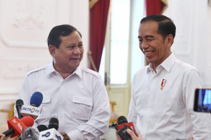 Jokowi Cenderung Oligopoli dan Nguntal, Natalius Pigai: Lebih Aman Prabowo-Puan Maharani