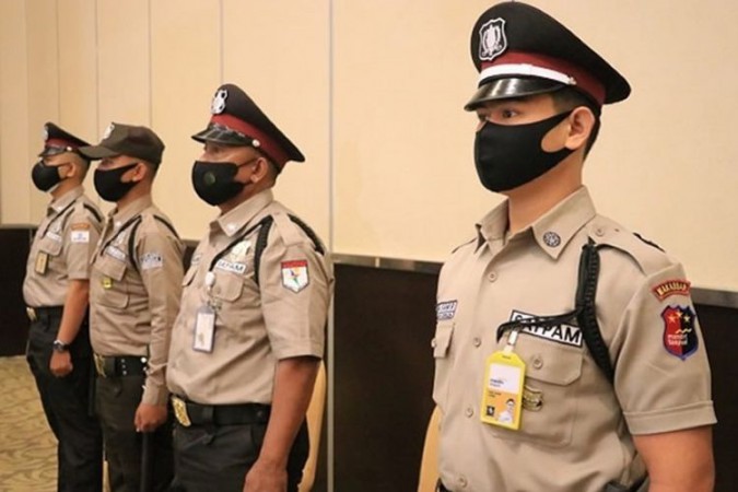 Beredar Seragam Satpam yang Baru, Netizen: Mirip Polisi Prindafan, Kasihan Satpam Jangan Dipermainkan