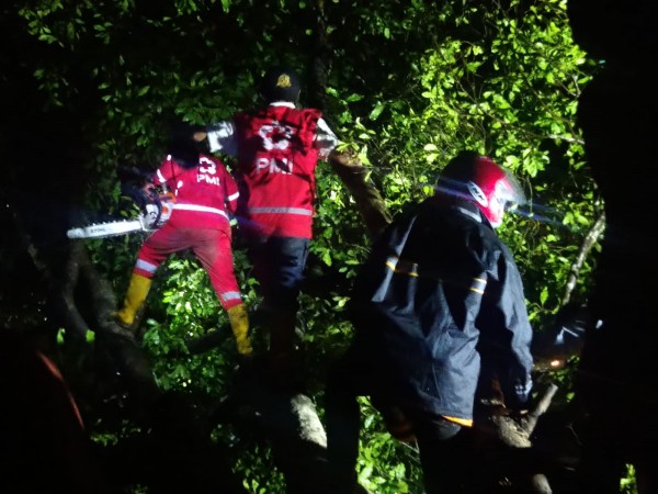 Digulung Puting Beliung, 11 Rumah Warga di Kaki Gunung Slamet Rusak