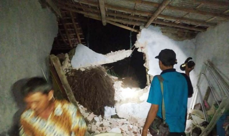 Plompong Sirampog-Brebes Longsor, Satu Rumah Rusak Berat