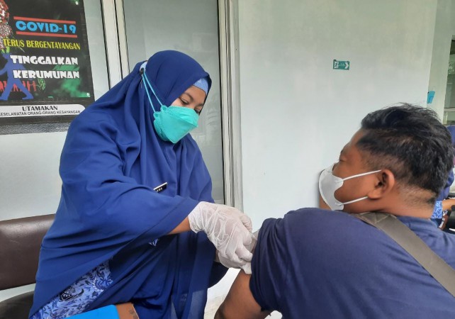 1,3 Juta Orang di Indonesia Sudah Disuntik Vaksin Booster