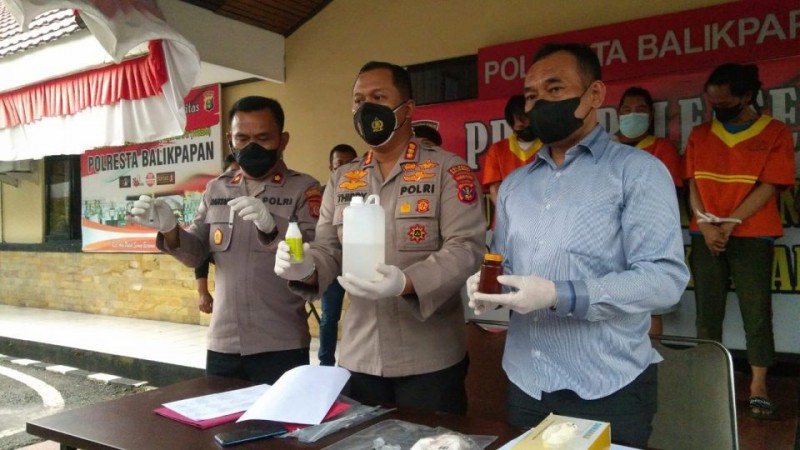 Ingin Payudaranya Montok, Dua Waria Malah Tewas Melepuh Setelah Disuntik Silikon