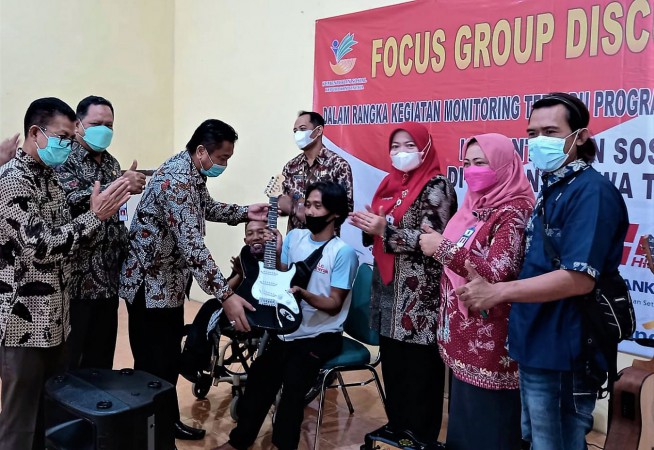 Anggaran Terbatas, Dinsos Kabupaten Tegal Galang Bantuan Alat Musik untuk Penyandang Disabilitas
