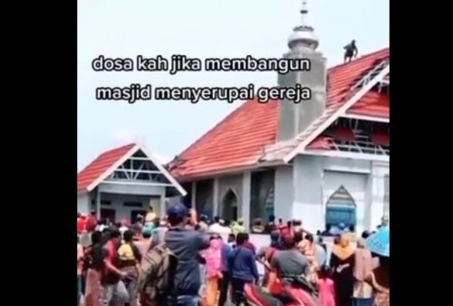 Mirip Gereja, Atap Masjid Dibongkar dan Viral, Warganet: Dosakah?