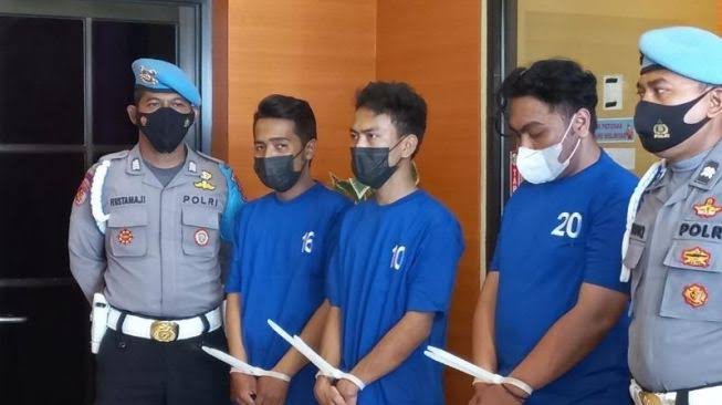 Rusak Mercy, Polisi Tetapkan Tiga Tersangka dalam Kasus Main Hakim Sendiri