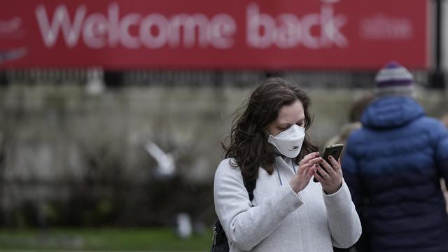 Selamat Tinggal Covid-19, Rakyat Ratu Elizabeth Boleh Tak Pakai Masker dan Saran WFH Dicabut