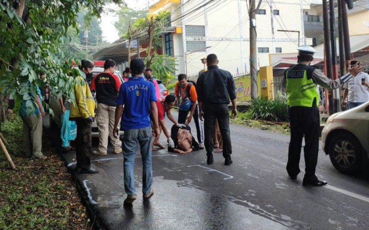 Berusaha Nyalip BRT di Tanjakan Tinjomoyo, Pelajar SMK Tewas Tertabrak Trans Semarang