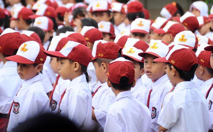 Ribut di Kelas, 16 Siswa SD di Buton Dihukum Gurunya Makan Sampah