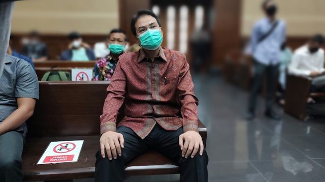 Curhat Masa Kecilnya Dibully, Azis Syamsuddin Nangis di Sidang Suap Menyuap Rp3,6 Miliar