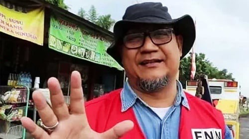 Masyarakat Kalimantan Marah, Edy Mulyadi Diminta Dihukum Adat di Sarang Gorila Betina yang Birahi