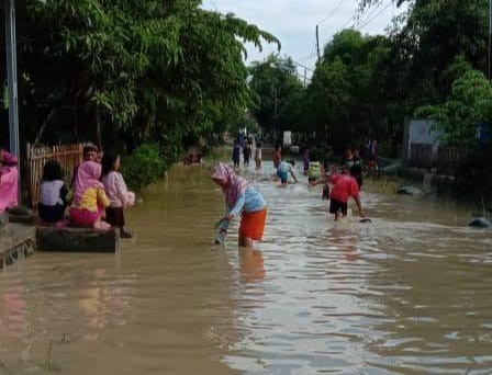 Desa di Pantura Kabupaten Tegal Ini Langganan Banjir, Kalsum : Tidak Ada Solusi