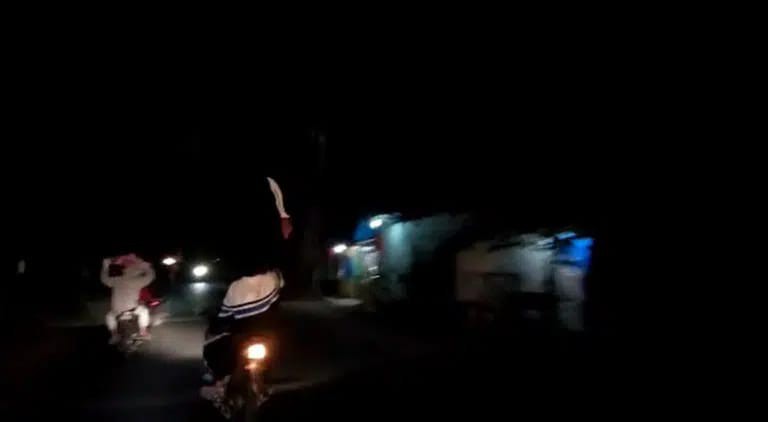 Tahun Baru, Sekelompok Pria Bermotor Ancam Pengguna Jalan Bawa Sajam