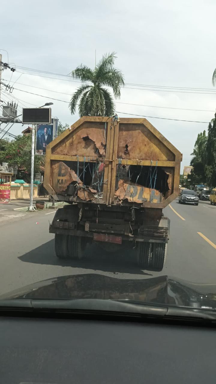 Viral Kontainer Truk Pengangkut Sampah Rusak Masih Dipakai, Ini Jawaban Dinas Lingkungan Hidup