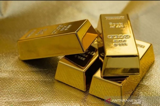 Harga Emas Antam Menguat Rp1.000 Per Gramnya