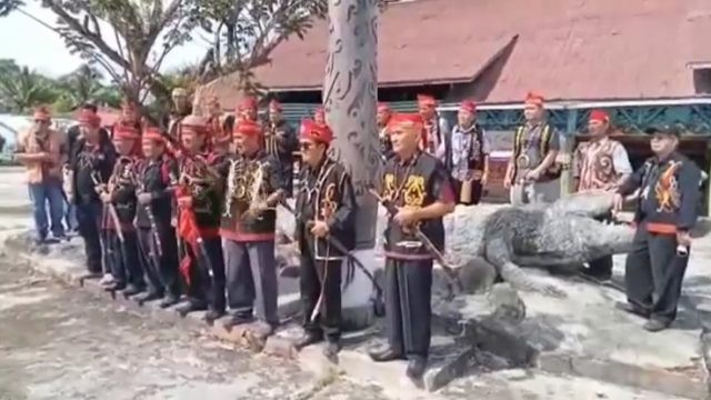 Marah Tapi Salah Sebut Nama Edy Mulyadi, Video Suku Dayak Jadi Sorotan