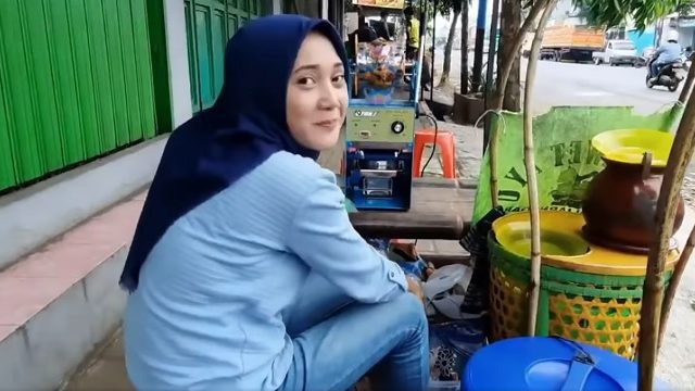 Video Penjual Dawet Ayu Cantik di Banyumas Viral, Berdurasi 13 Menit 10 Detik