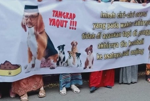 Di Jakarta Foto Menag Yaqut Dinjak-injak, di Medan Disandingkan dengan Anjing