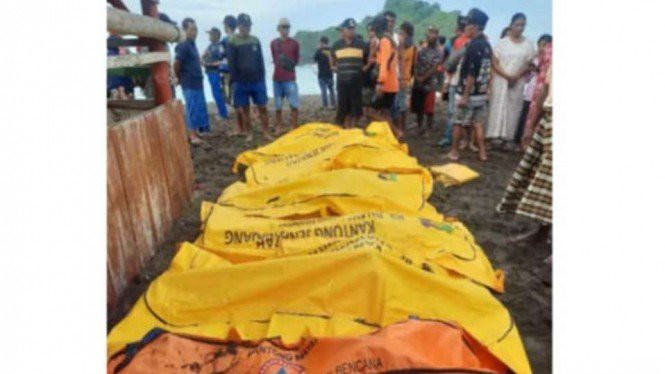 Ikuti Ritual Khusus, 23 Orang Terseret Ombak Pantai Payangan, Jember