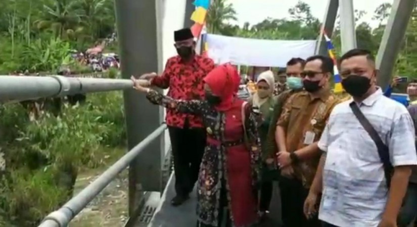 Selesai Dibangun, Akhirnya Jembatan Plompong Diresmikan Bupati Idza