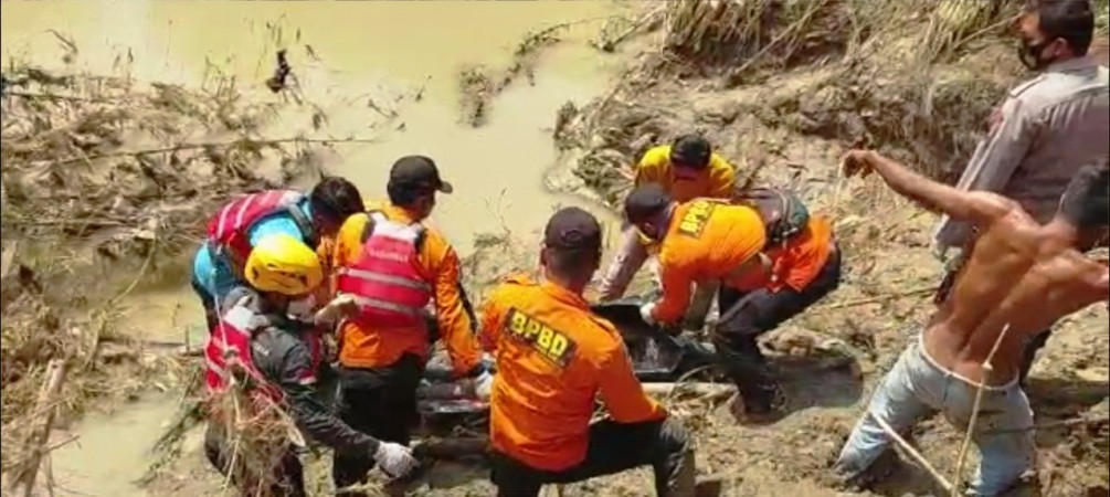 Petani yang Hanyut di Ketanggungan Ditemukan Meninggal Dunia Setelah 3 Hari Pencarian