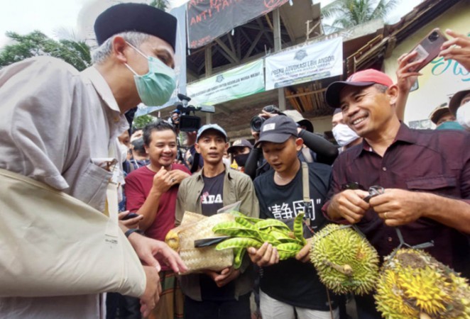 Ganjar Pranowo Datang Tanpa Pengawalan dan Minta Izin Menginap di Desa Wadas