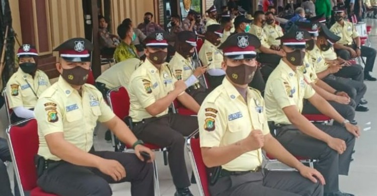 Lebih Mirip Polisi India, Seragam Satpam Baru Langsung Trending Topic