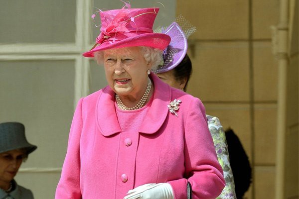 Ratu Elizabeth II Positif Covid-19, Apakah Tertular dari Putra Mahkota Pangeran Charles?