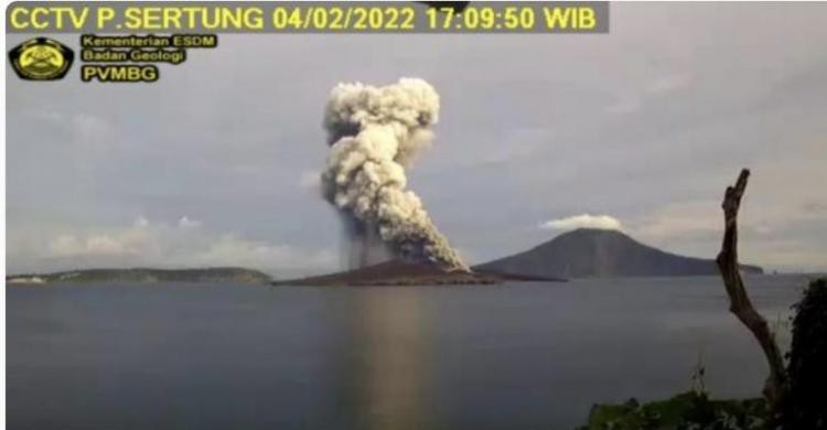 Sudah Sering Erupsi, Hindari Radius 2 Kilometer dari Kawah Aktif Gunung Anak Krakatau