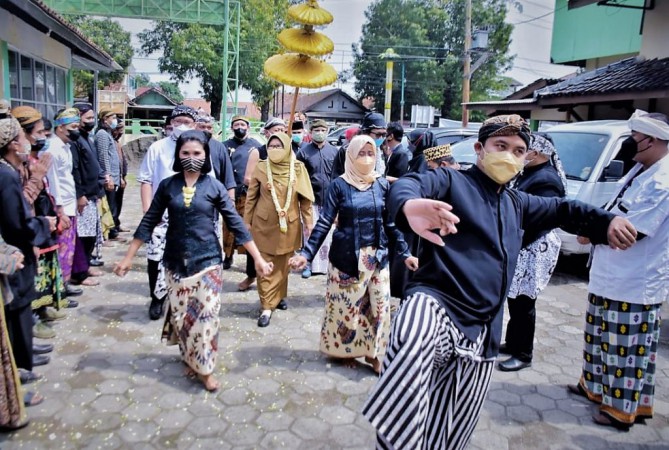 Lantik Dewan Kesenian dan Dewan Kebudayaan, Umi: Pemkab Tegal Siap Berkolaborasi